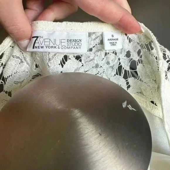 Size S Off White lace flowy blouse from New York & Company - Picture 3 of 5